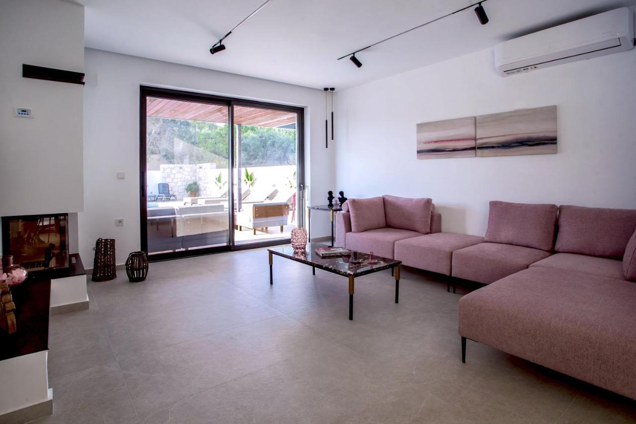 Avrilia Seaside Villa Heated Pool Almirída Kültér fotó
